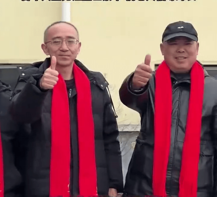 河南104歲人瑞過春節，近百子孫排隊拜年。