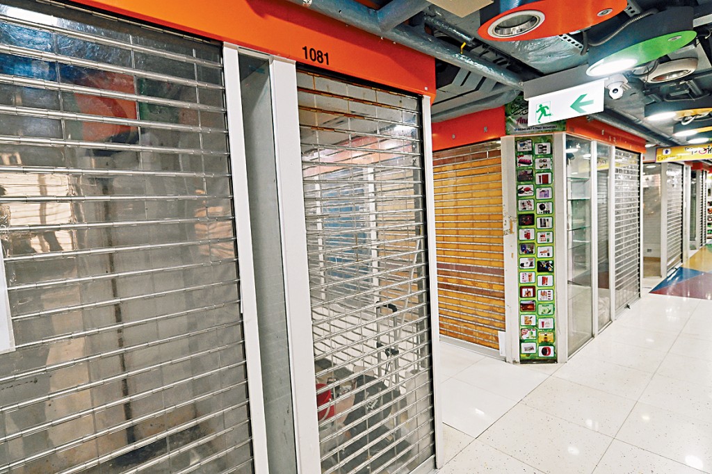 被尹栢權分拆店舖出售的商場，往往淪為舖位難以租出的「死場」。