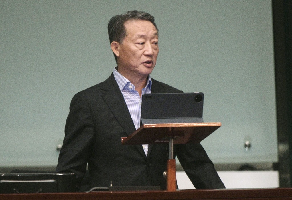 法律界林新強關注政府會否為企業提供補助。 法律界林新強關注政府會否為企業提供補助。