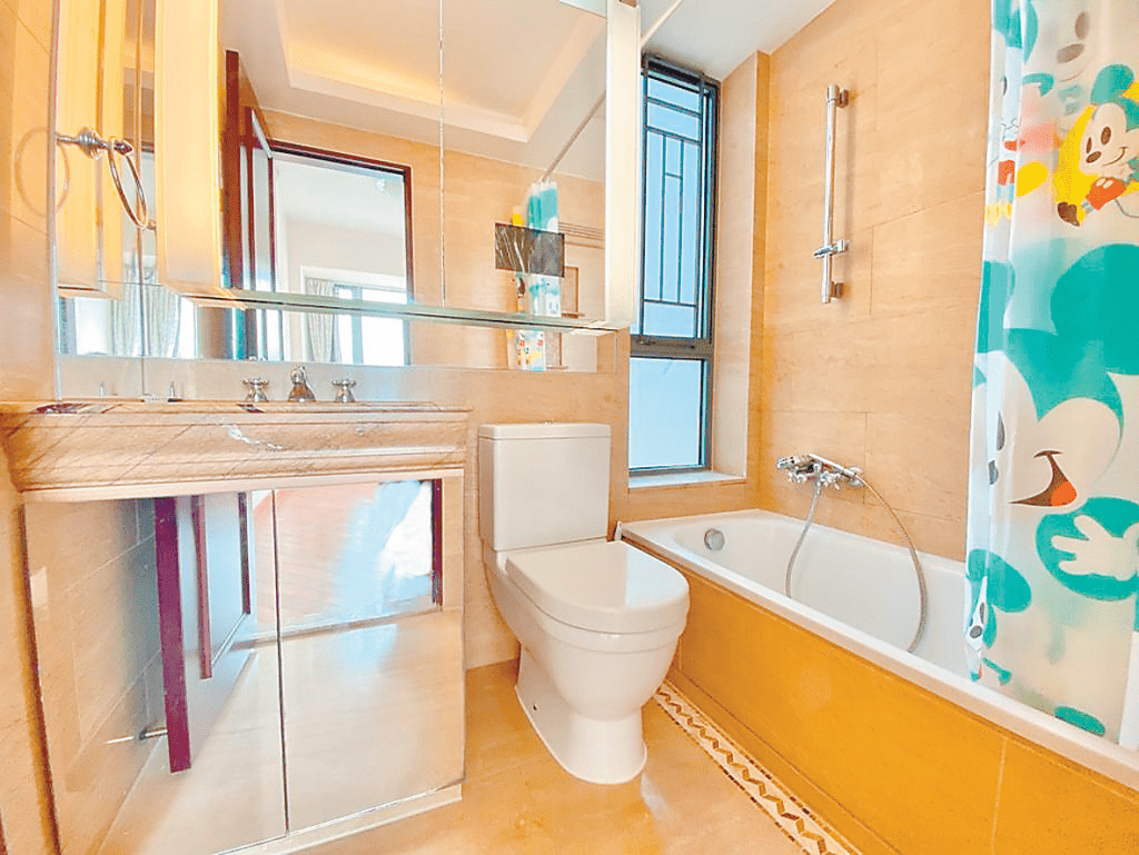 浴室為明廁，可避免室內潮濕。