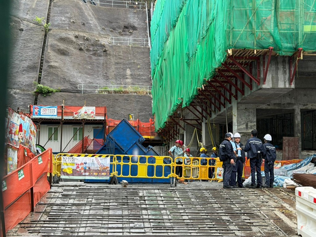 警方封鎖現場進行調查。曾志恒攝 警方封鎖現場進行調查。曾志恒攝