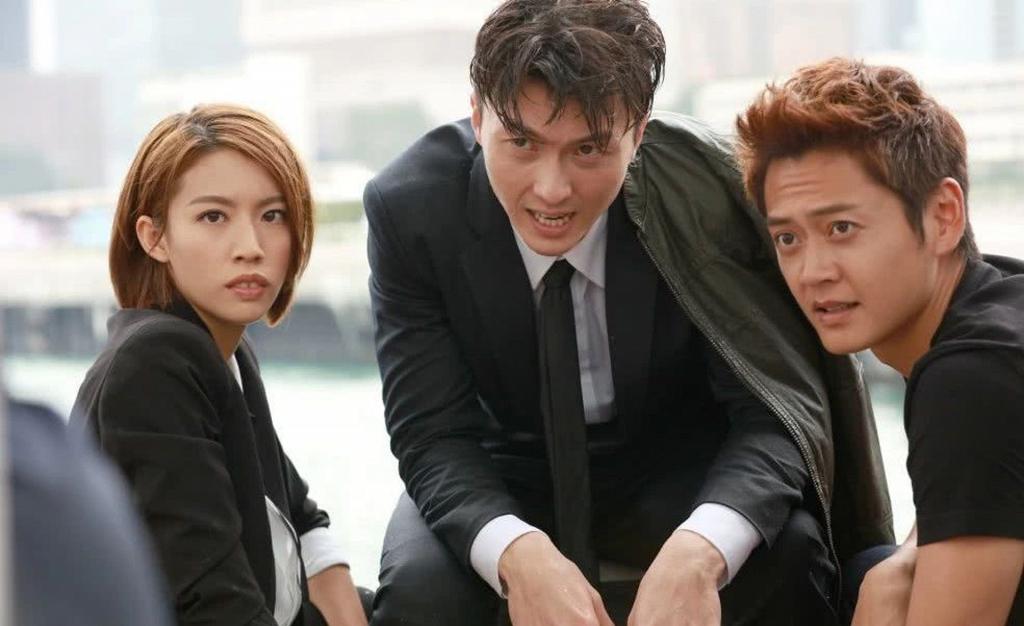 2017年,思貝和王浩信因合作《踩過界》而傳緋聞。