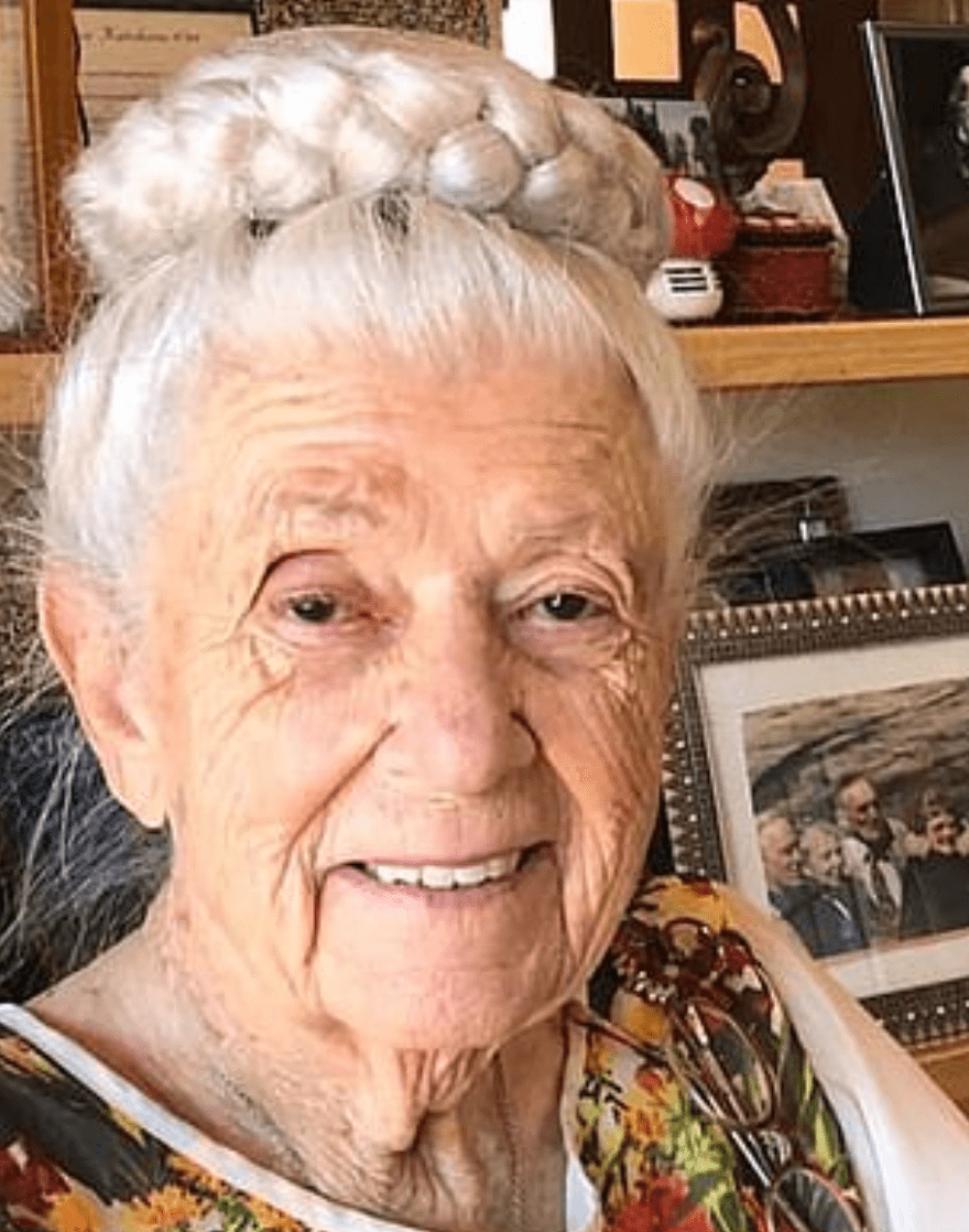 被誉为「整体医学之母」的麦格瑞年届102 岁，她写了一本关于长寿秘诀的书。fb