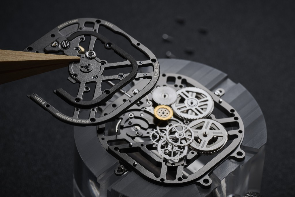 Hermès H08 Squelette搭載新機芯:H1978 S自動。 Hermès H08 Squelette搭載新機芯:H1978 S自動。
