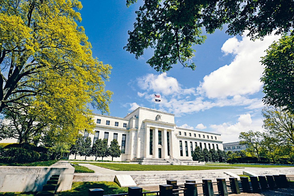 聯儲局兩名官員對收緊貨幣政策初亮綠燈。