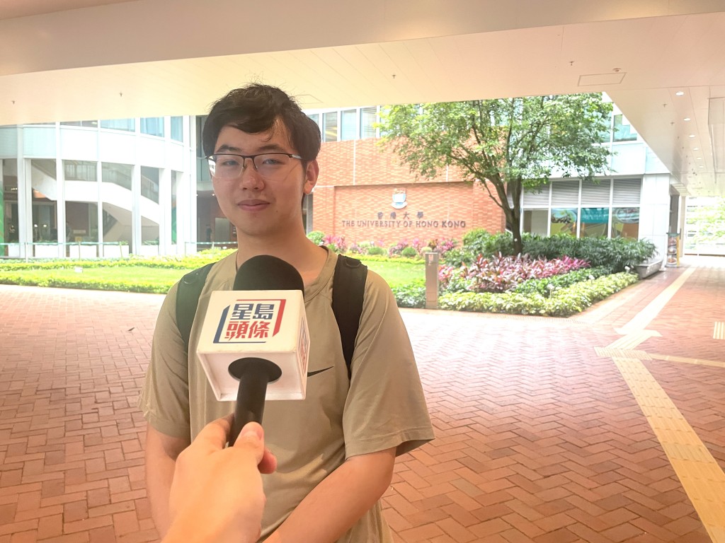 港大物理系張同學認為,院校實力更重要,學生宿位數量非決定性因素。 港大物理系張同學認為,院校實力更重要,學生宿位數量非決定性因素。