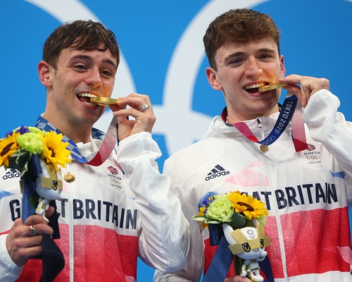 戴利（左）第四次出戰奧運，今次夥拍馬迪李爾，終於成功在男子雙人十米台一圓金牌夢。Reuters