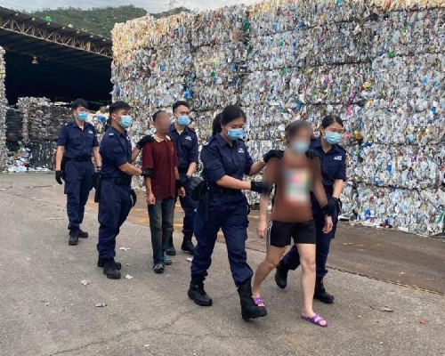懷疑非法勞工在行動中被捕。 政府提供