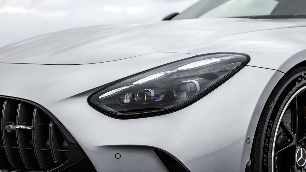 平治新款Mercedes-AMG GT 63 4Matic+ Coupe全新Digital Light头灯连日行灯