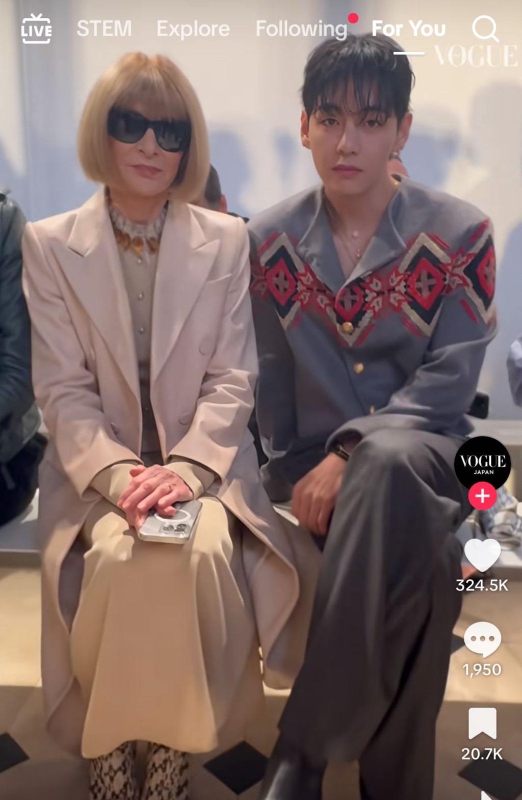V獲Anna Wintour邀請出席10月在荷里活的活動。 V獲Anna Wintour邀請出席10月在荷里活的活動。
