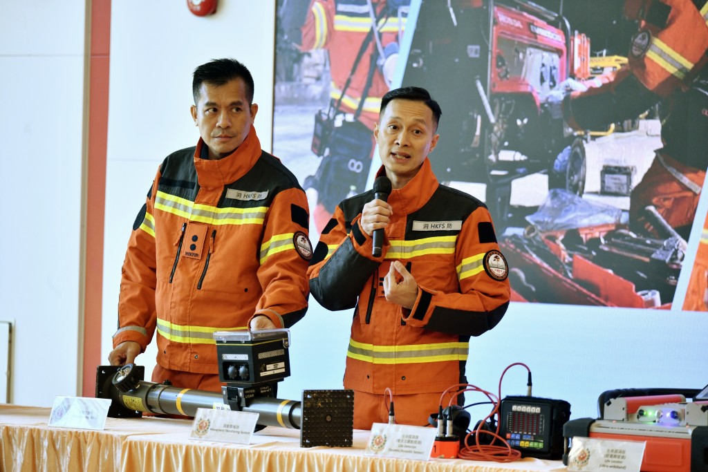 蘇志安（左)曾參與汶川地震救援，梁志宏(右)則首度參與大型地震救援工作。 褚樂琪 攝