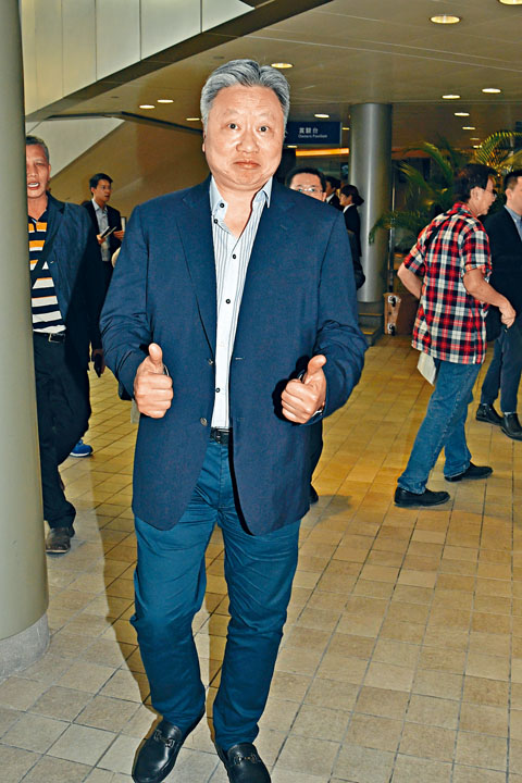 爱驹捷报频传，难怪邓巨明喜上眉梢。