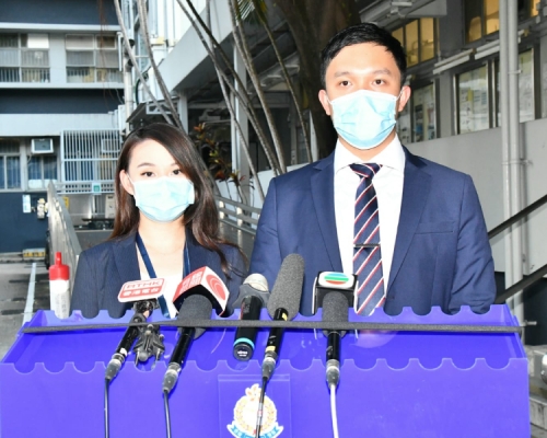 旺角警區重組陳浩軒高級督察(右)。徐裕民攝