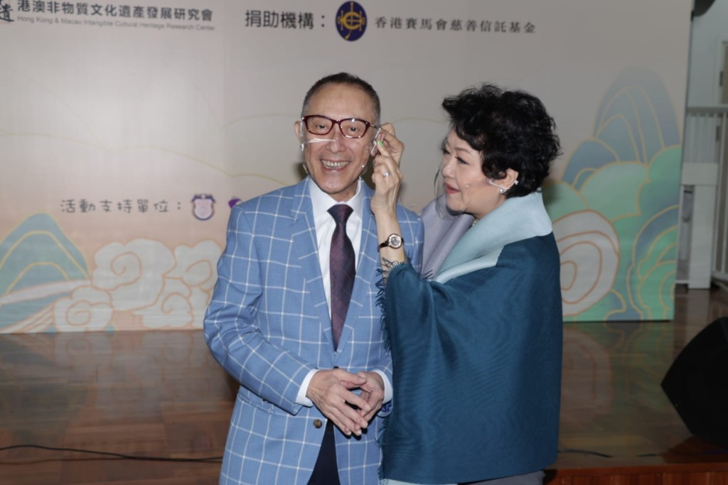 毛俊輝和太太胡美儀現身啟動禮時，表示計劃目標是能夠有展演的作品。