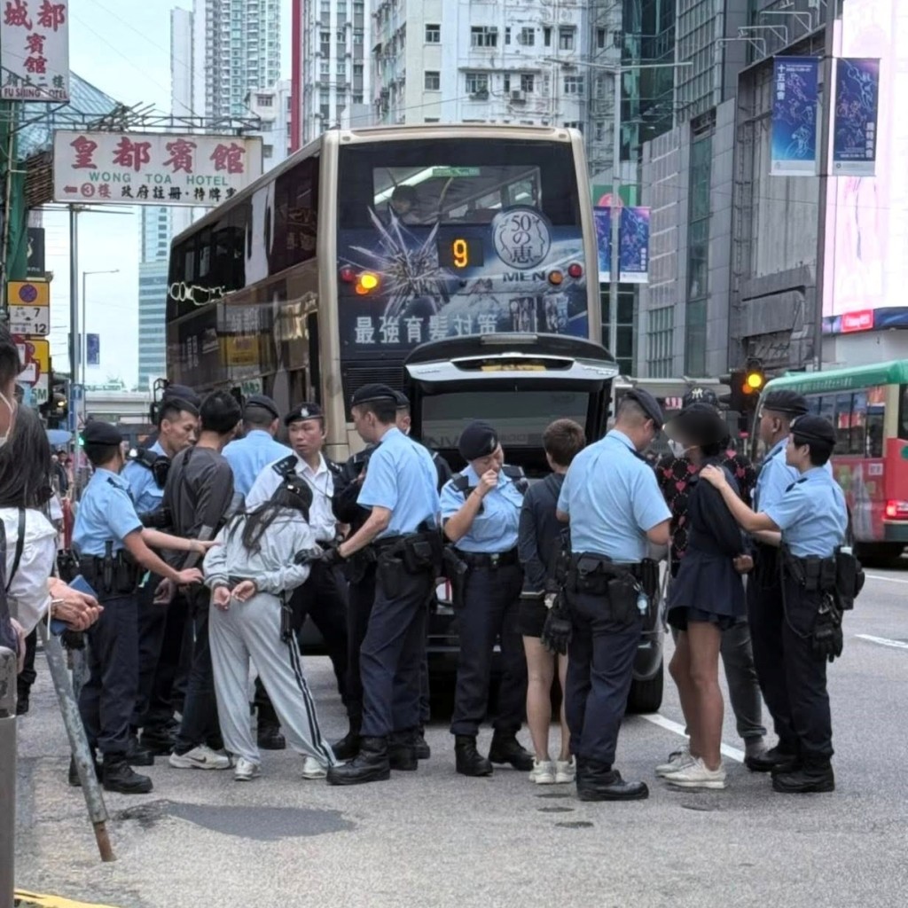 現場為旺角亞皆老街近通菜街交界。FB：Soso Chan@車Cam L（香港群組）