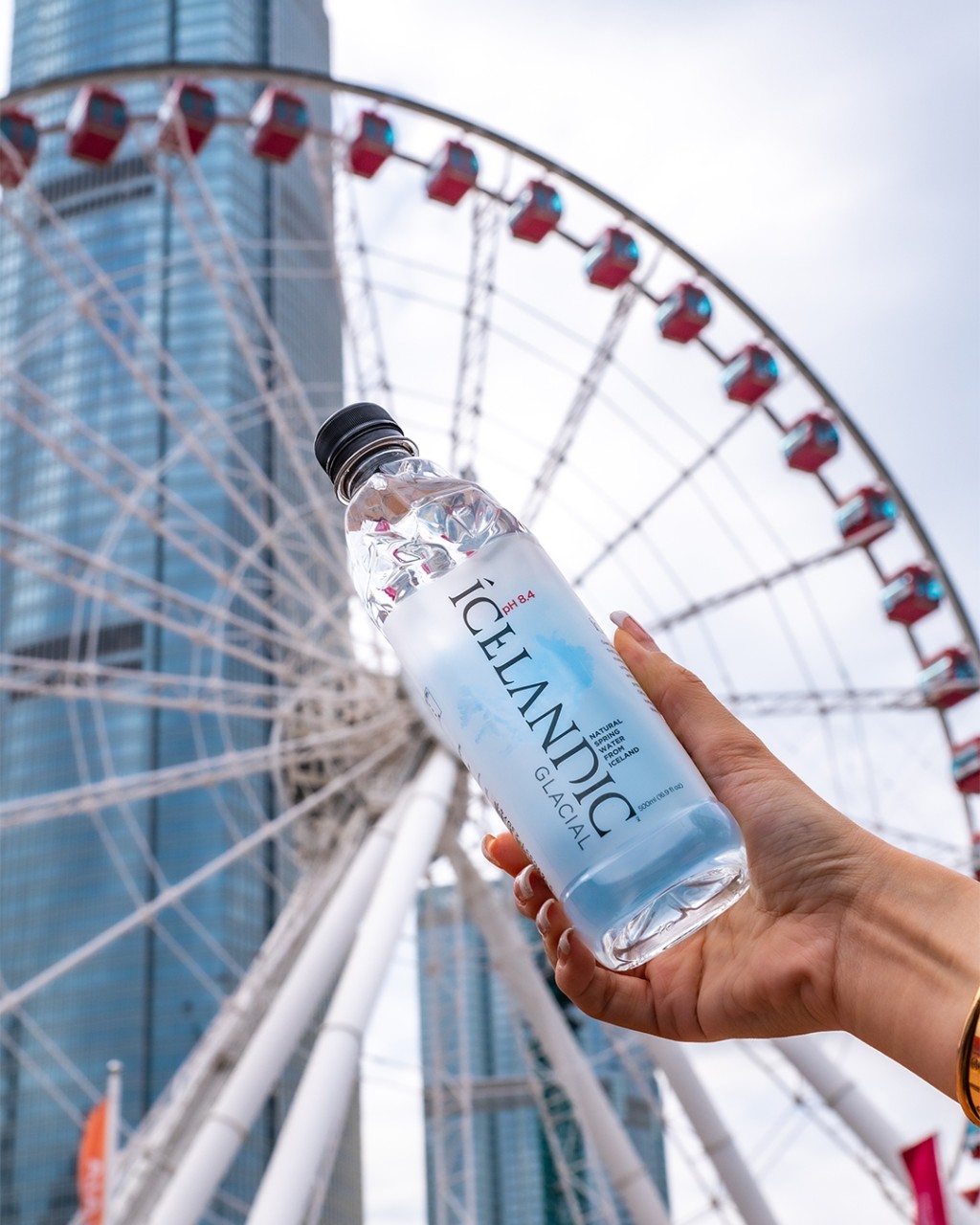 今年巡禮特別呈獻多項禮遇,最吸引莫過於入場即享來自冰島的 Icelandic Glacial 冰川純淨水。 今年巡禮特別呈獻多項禮遇,最吸引莫過於入場即享來自冰島的 Icelandic Glacial 冰川純淨水。