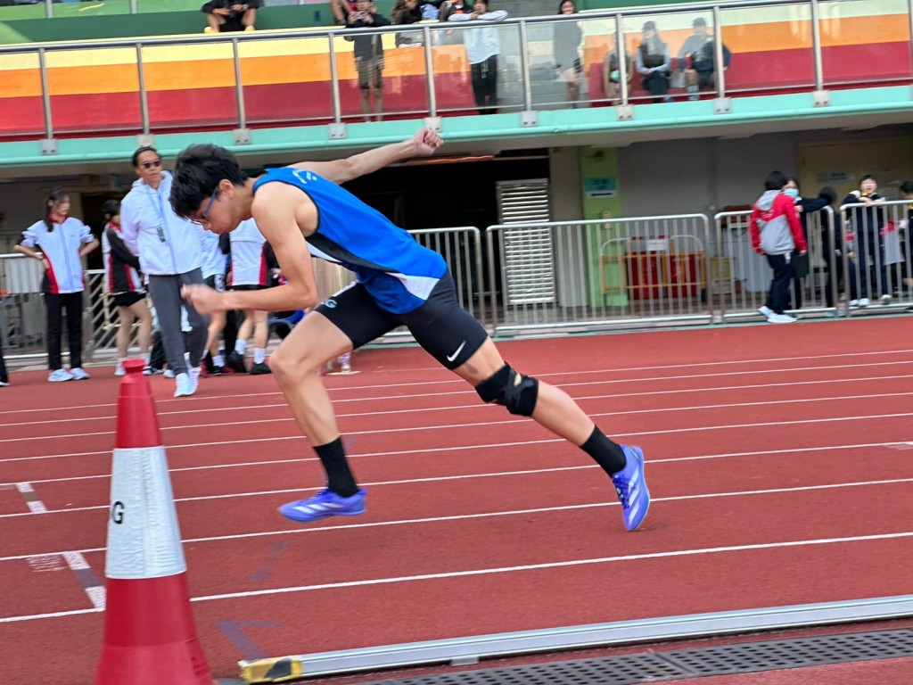 圣马可中学跑手林皓壹，在学界赛勇夺双冠。 黎颂谦摄