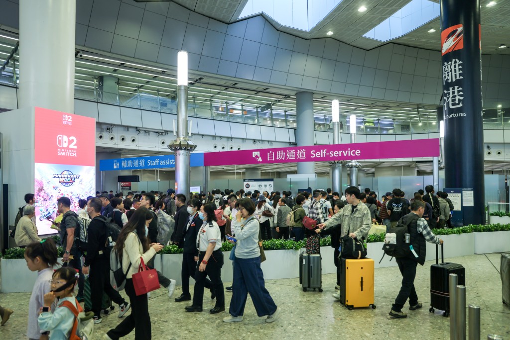 黃金周期間,最多內地旅客使用的入境口岸為高鐵西九龍。資料圖片 黃金周期間,最多內地旅客使用的入境口岸為高鐵西九龍。資料圖片