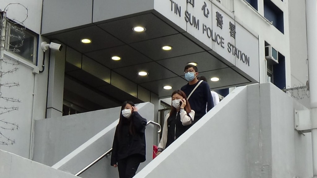 田心警署其中一名女被捕者准保釋。
