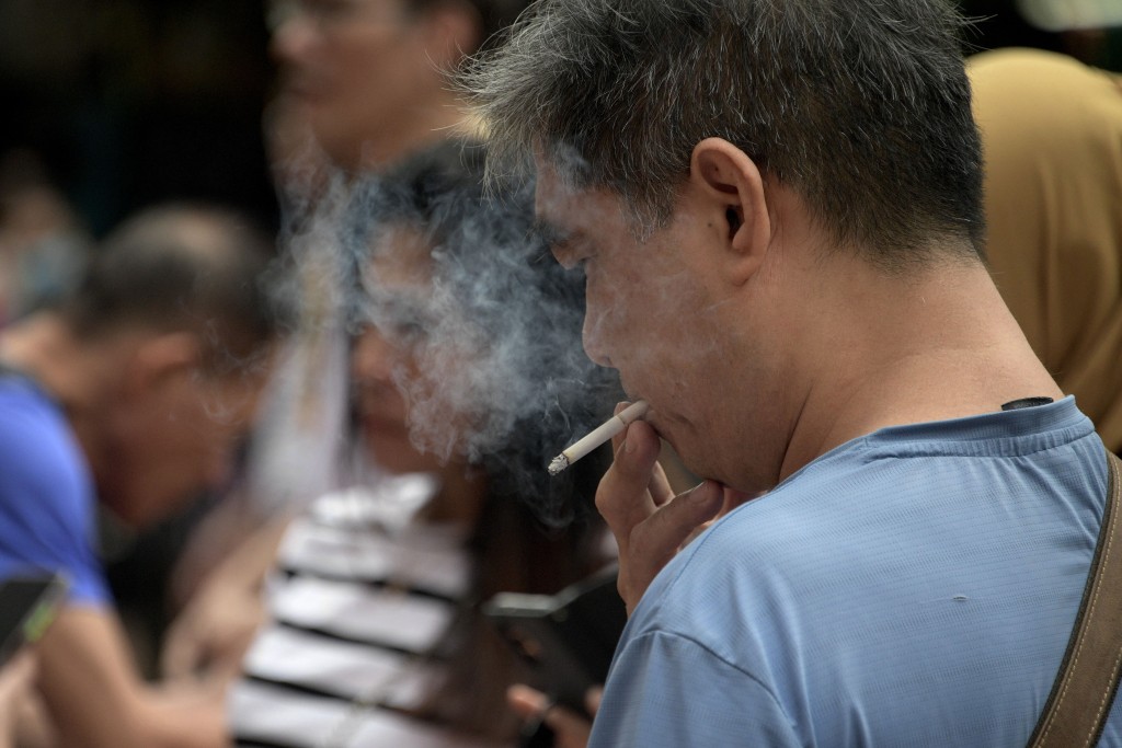 孫玉菡曾指修訂案一旦通過後將即時生效，屆時若有人在地盤範圍內吸煙，違規工人及僱主均須面臨罰款。