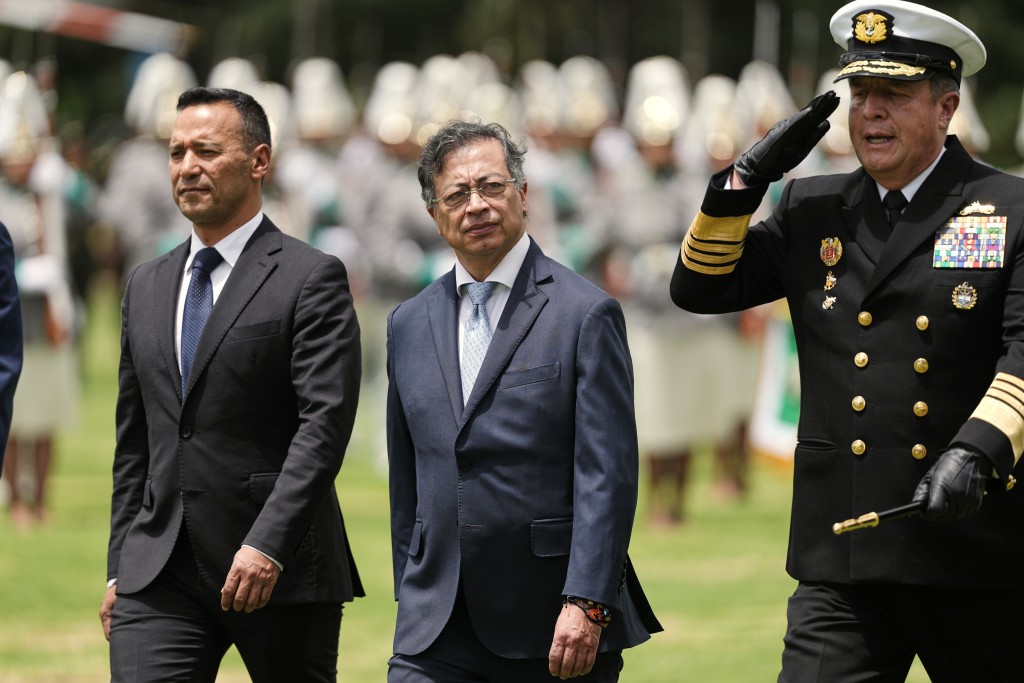佩特羅隨即發聲明,批評美方的制裁自相矛盾。美聯社 佩特羅隨即發聲明,批評美方的制裁自相矛盾。美聯社