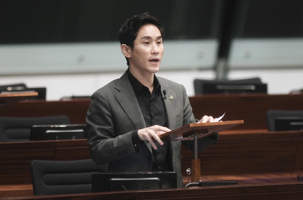 G19成員之一的立法會議員、全國青聯副主席莊家彬，早前提出質詢問及降低青年白表申請者首期要求。資料圖片