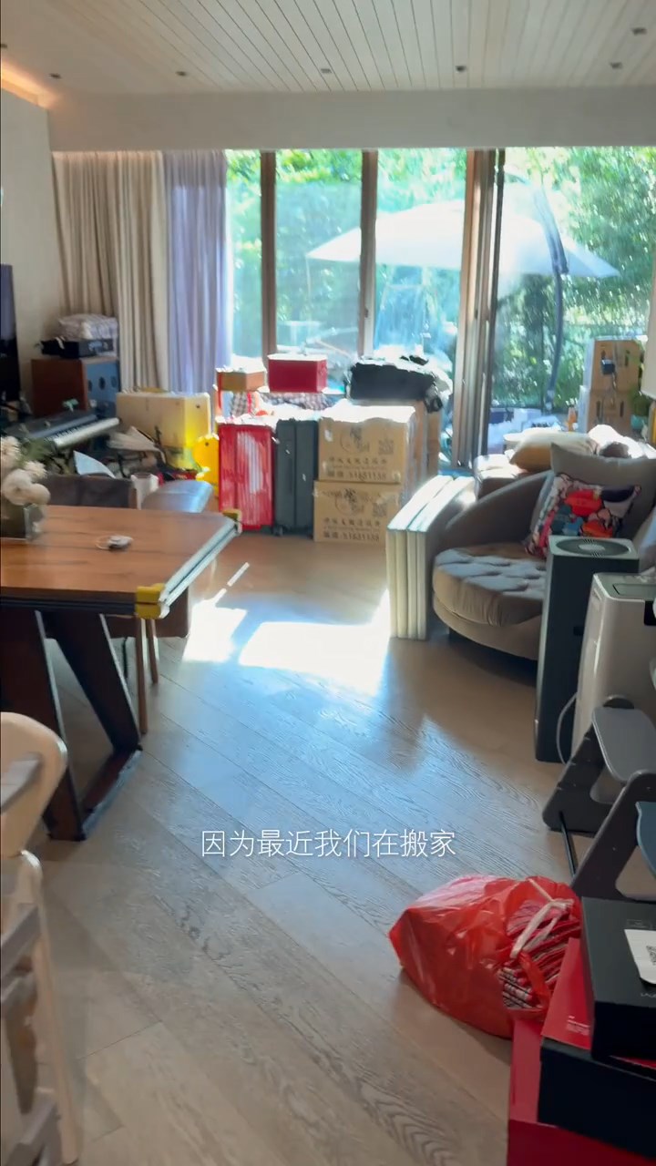 張寶兒的新居仍在執拾中。