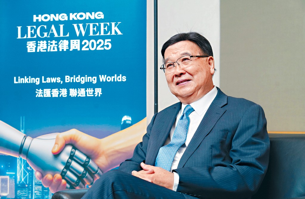 全國人民代表大會常務委員會香港特別行政區基本法委員會副主任黃玉山。