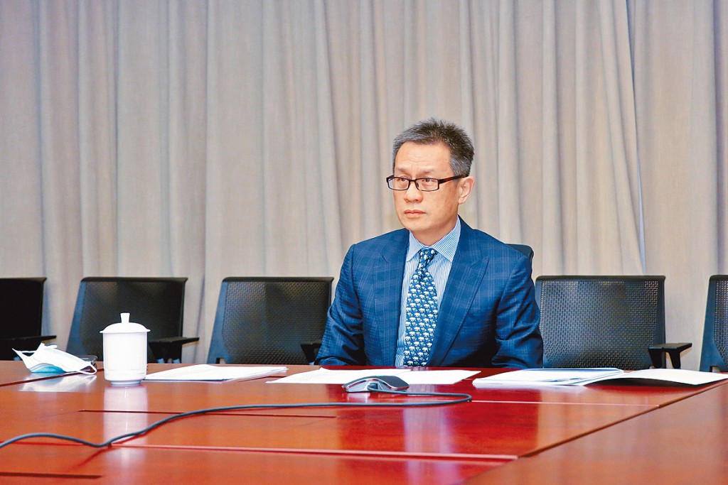 熊斌指出，北控逐步轉型，北京燃氣正手進行綜合能源方向轉型。