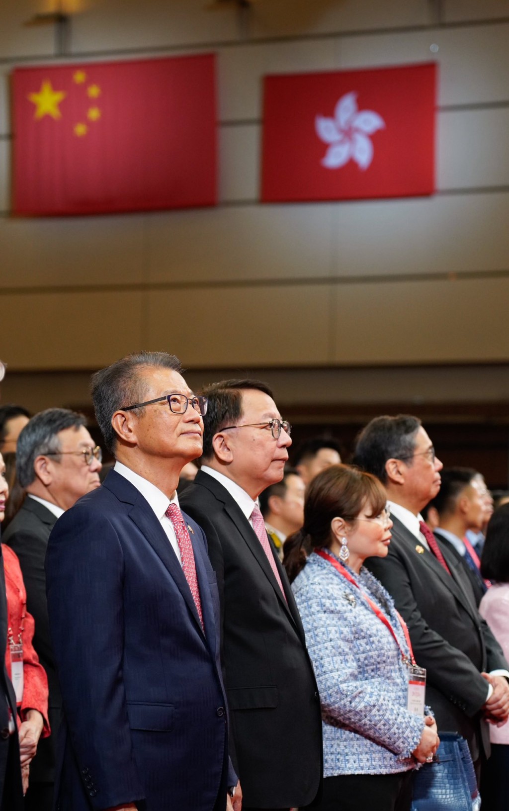 今日(7月1日)是香港回歸28周年,政務司司長陳國基和財政司司長陳茂波分別在社交平台發文祝賀。 今日(7月1日)是香港回歸28周年,政務司司長陳國基和財政司司長陳茂波分別在社交平台發文祝賀。