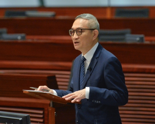 徐德義指變種病毒會否影響疫苗效果需更多專家意見。資料圖片