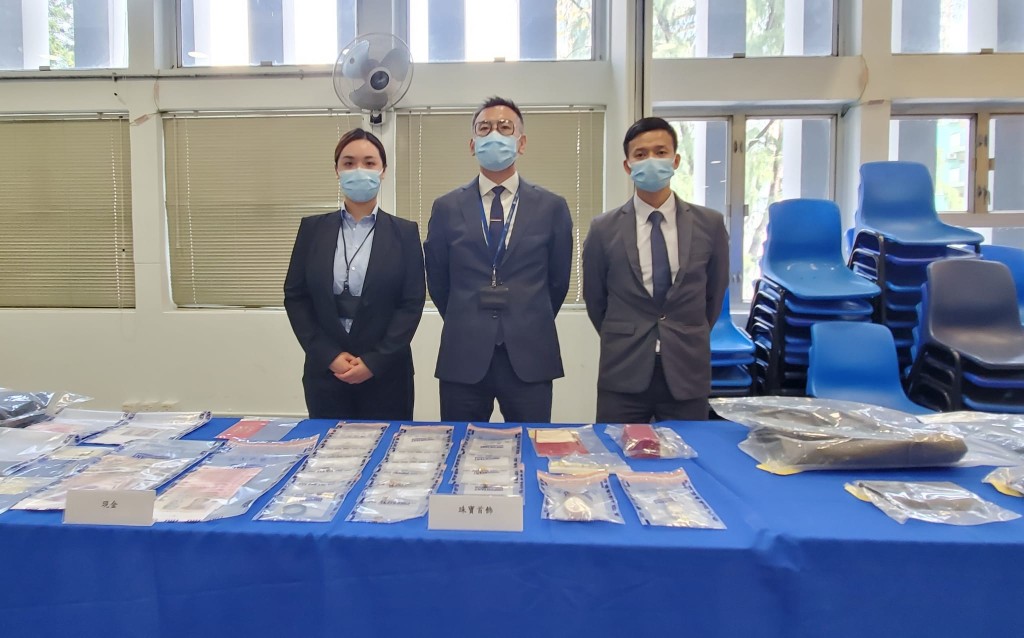 警方講述案情。
