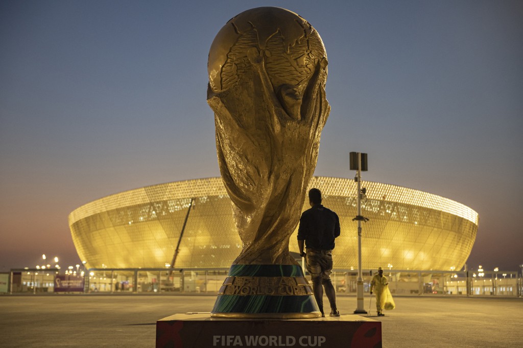 世界杯举行在即，万众触目。Reuters
