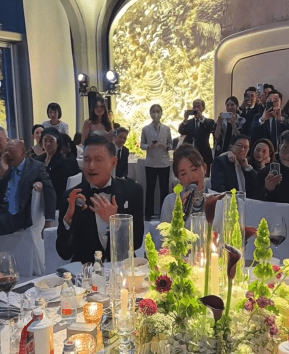 吳婉芳跟張學友合唱《愛是永恆》。