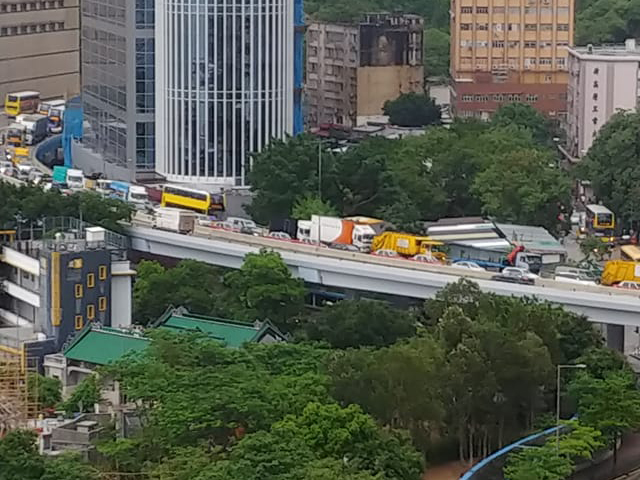 受意外影響,上址交通出現車龍,一度擠塞。 柴灣人柴灣事FB/網民Ada Wong圖