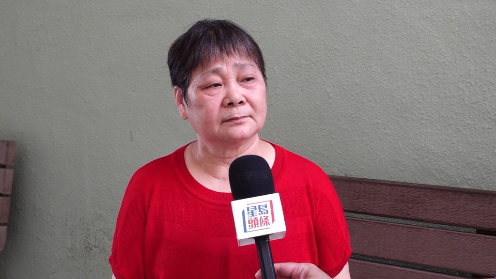 居民劉女士表示,政府派人清洗水缸及隔沙後,情況已有好轉。 居民劉女士表示,政府派人清洗水缸及隔沙後,情況已有好轉。