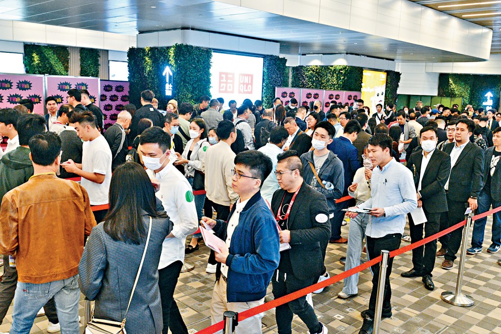 新地天水围YOHO WEST连番开售报捷，成为本月最热销新盘。