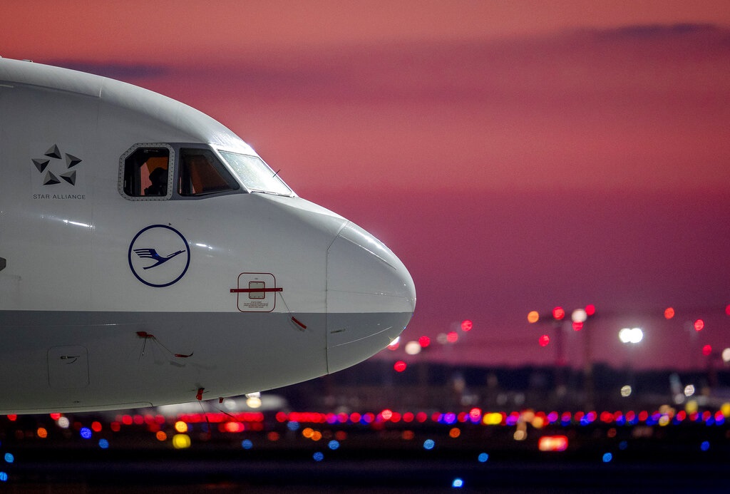 肺炎疫情打擊航空業。AP圖片