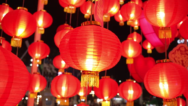 元宵佳节在古代是大节，称为上元节。