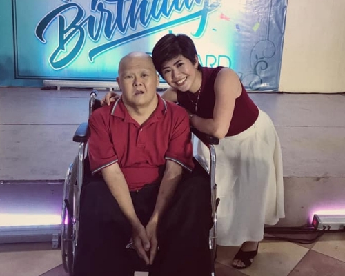 Richie 的爸爸50歲生日,她特意在社交媒體上載多張父女合照。(網圖)