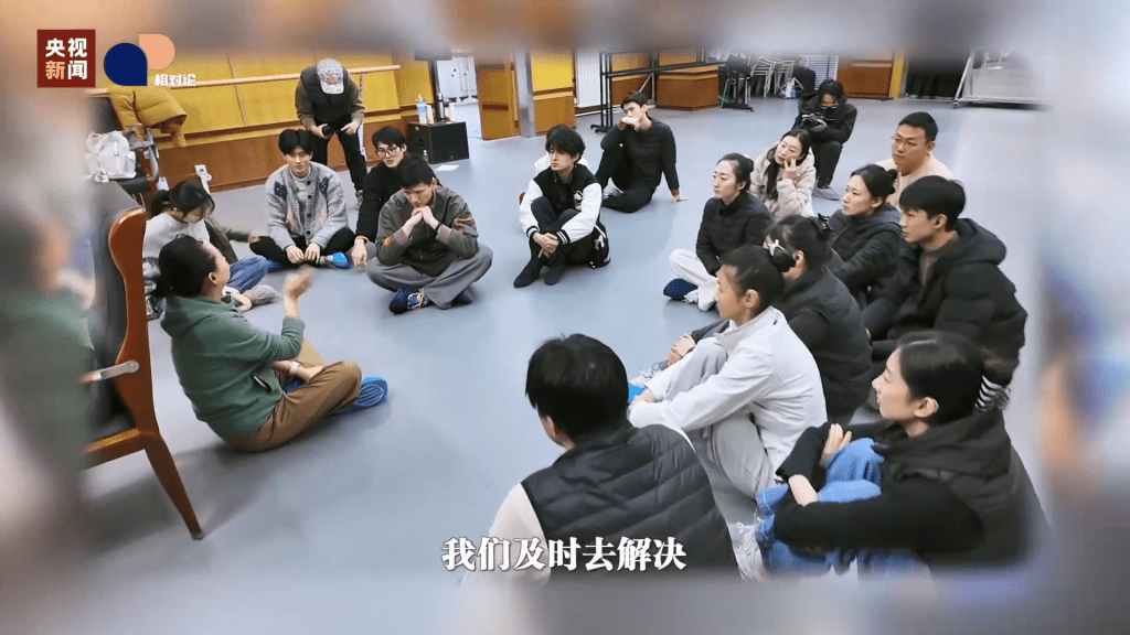 央視春晚首推無障礙轉播，陳奕迅《孤勇者》手語版將亮相。（央視新聞）