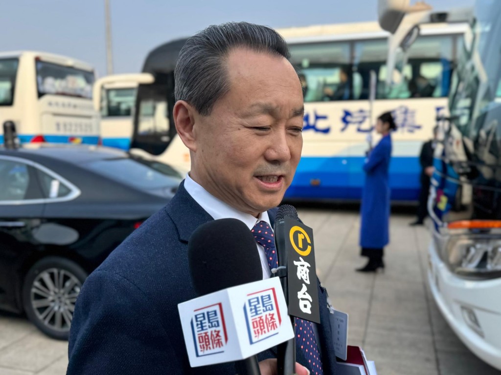 全國人大代表、中央駐港國安公署署長董經緯表示，香港國家安全的法律體系進一步的完善、維護國家安全的執行機制進一步順暢。