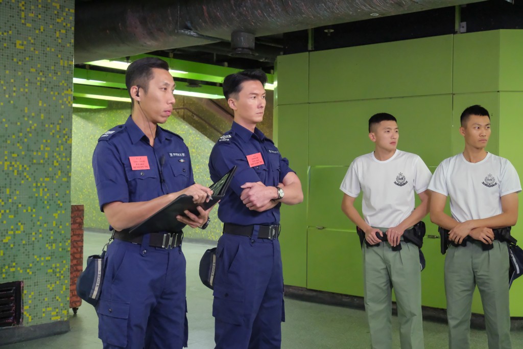 《郭Sir!學警A班到齊!》微短劇由王浩信主演。 《郭Sir!學警A班到齊!》微短劇由王浩信主演。