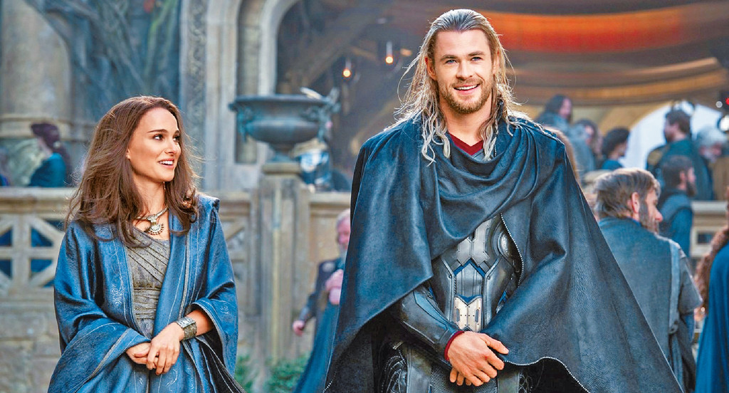 ■妮妲莉在《雷神》前三集飾演雷神的女友。
