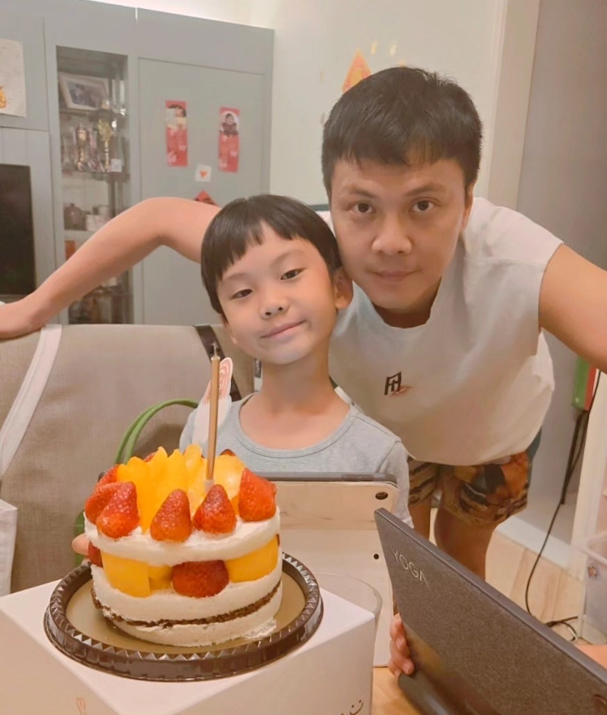 莫家淦一家四口樂也融融。 莫家淦一家四口樂也融融。