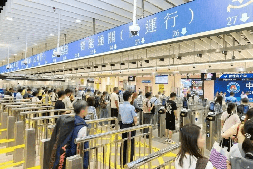 珠澳口岸“刷脸”通关扩至青茂及港珠澳大桥。