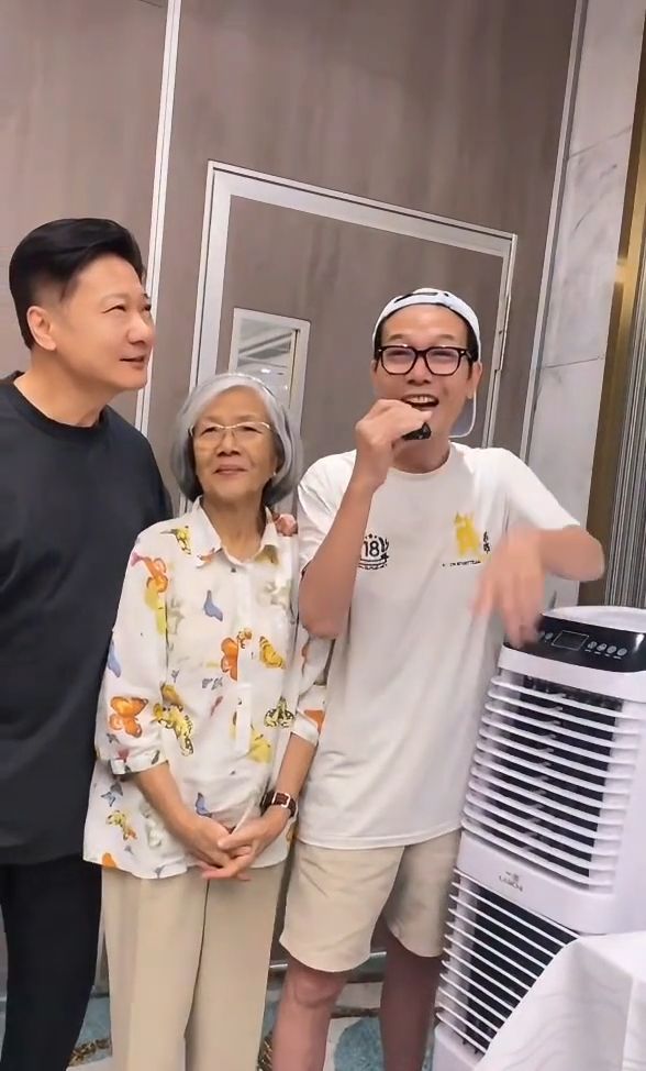錢小豪與胞弟錢嘉樂的母親好精靈。 錢小豪與胞弟錢嘉樂的母親好精靈。
