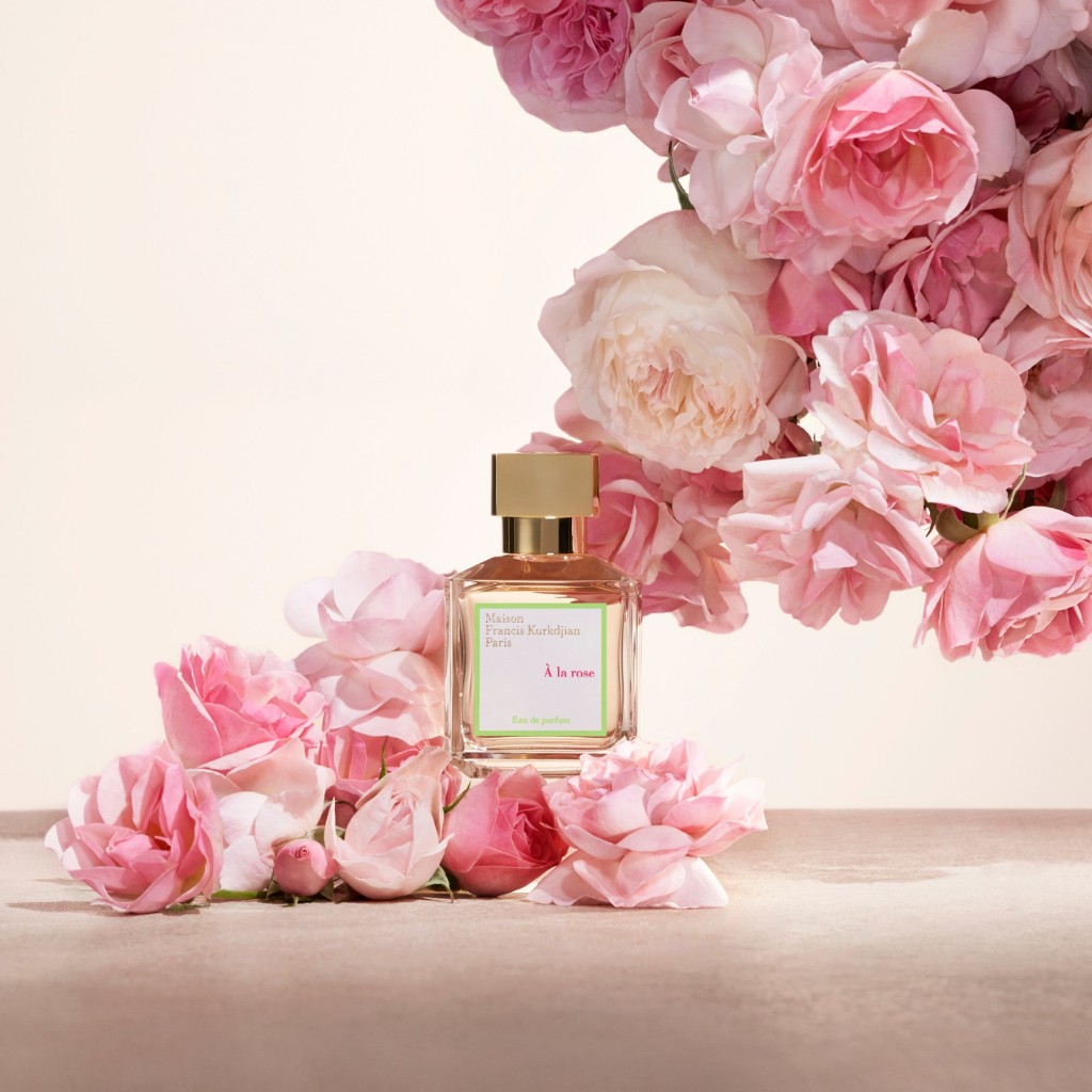 Maison Francis Kurkdjian A la rose 淡香精／$3,700／200ml、$1,880／70ml、$1,100／35ml，糅合保加利亞大馬士革玫瑰精油、紫羅蘭花香調、格拉斯千葉玫瑰精粹及麝香。