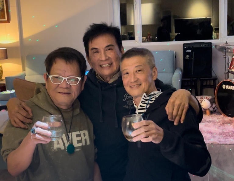 李小飛(中)不幸離世,終年76歲。 李小飛(中)不幸離世,終年76歲。