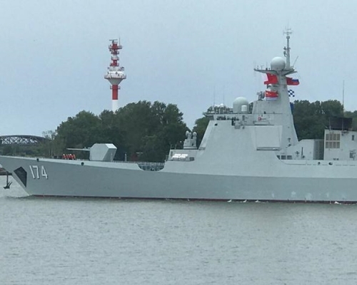 駛達波羅的斯克參加演習的中方艦艇。